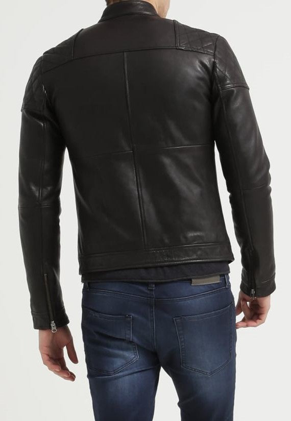 Men's Relaxed Fit Jeans Video Style Guide